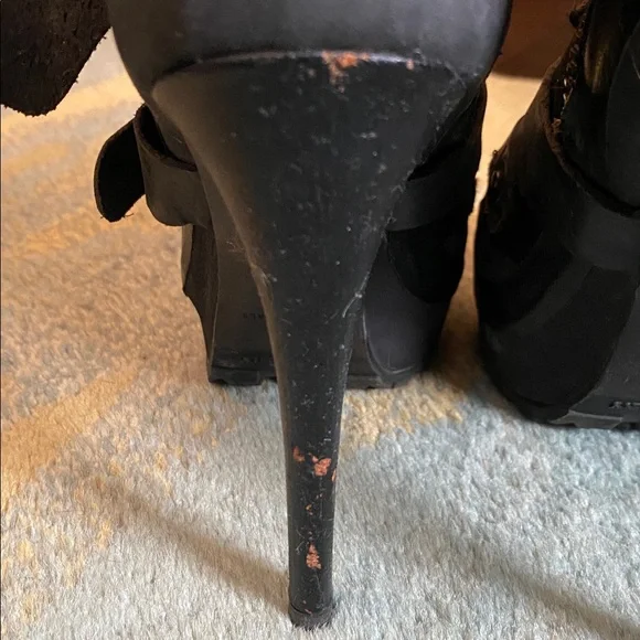 Burberry Aviator Buckle Black Buckle Heels Size 37.5 - Picture 4 of 10